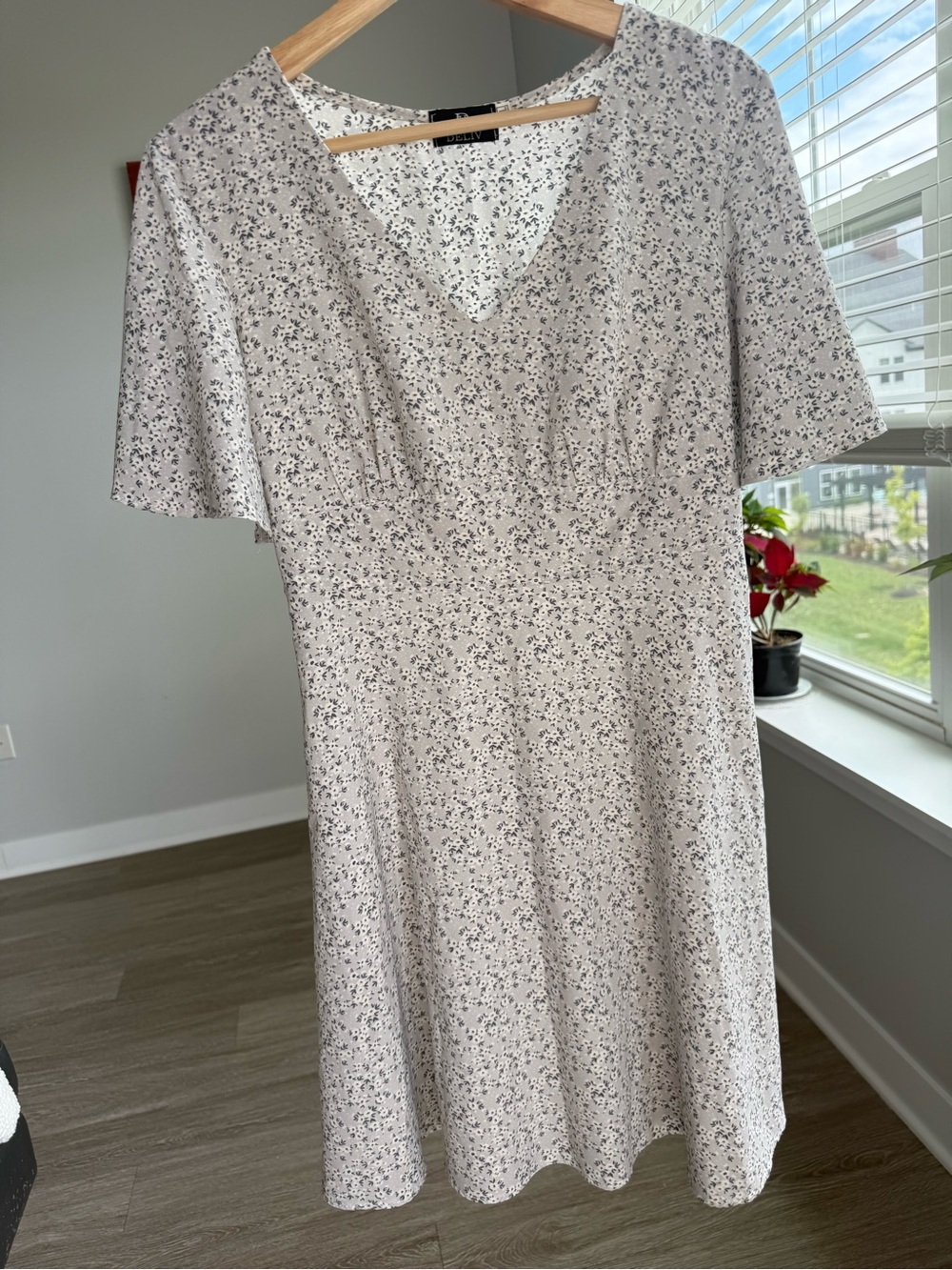 Floral V-Neck Short Sleeve Dress